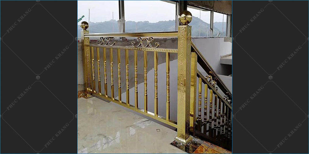 cầu thang bằng inox mạ vàng