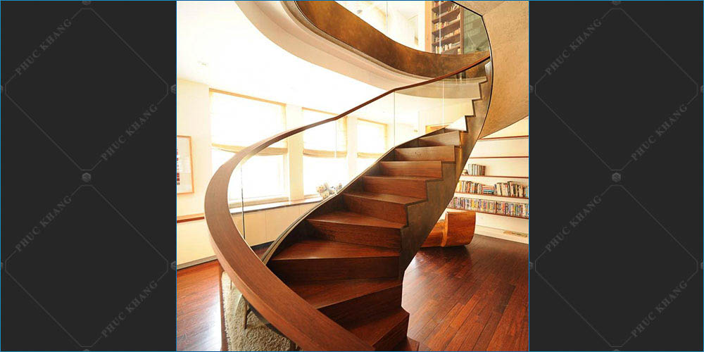 cầu thang bằng kính tay gỗ